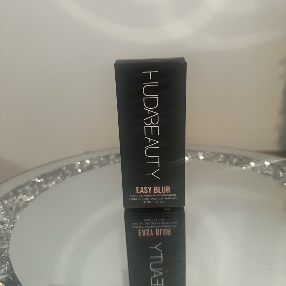 HUDA BEAUTY Easy Blur Primer - Sleek Black